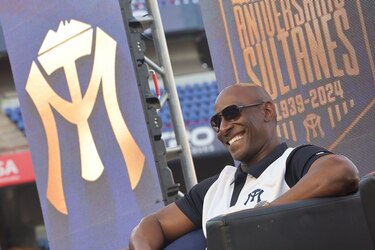 Roberto Kelly extiende su contrato hasta 2027 con los Sultanes de Monterrey, México