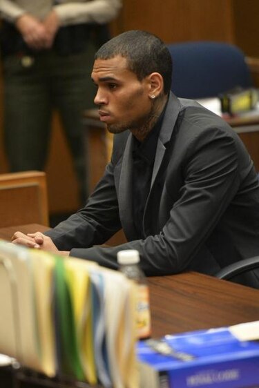 Piden suspensión de libertad condicional para rapero Chris Brown