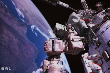 La tripulación de la estación espacial china completa su segundo paseo espacial
