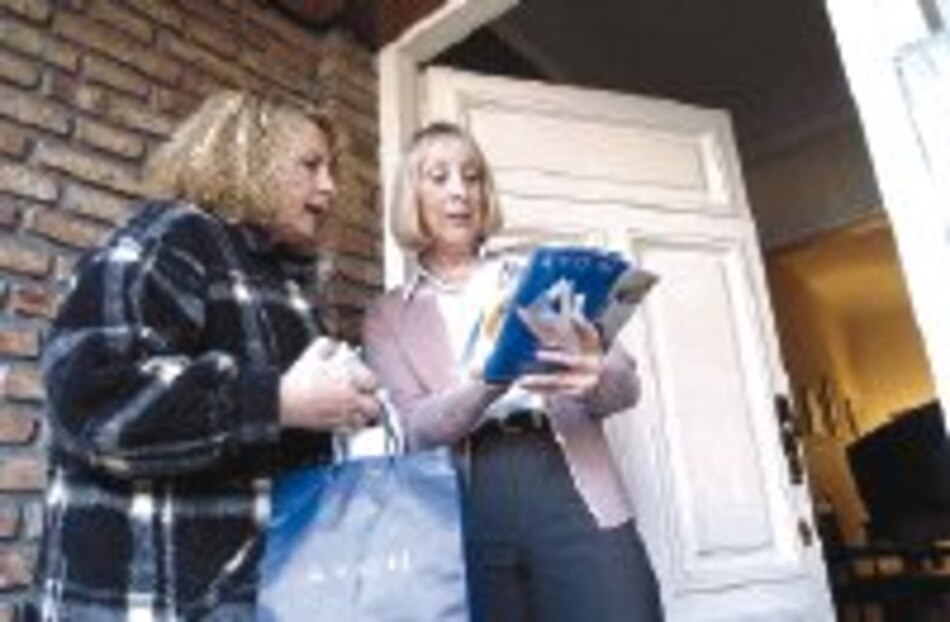 Ganancia de Avon cae 54% por costo de reestructuración