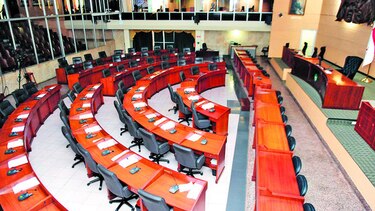 Diputados extienden lectura de reformas