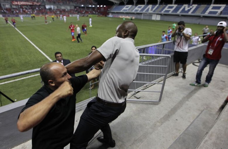 Empates en la cancha y puñetes en la grada, en eliminatoria Sub-23