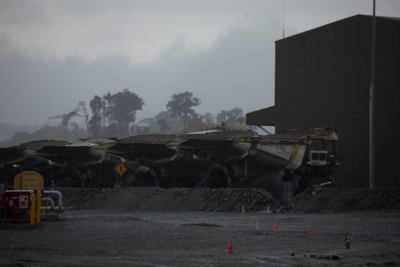 ¿Qué sucede dentro de la mina de Donoso?