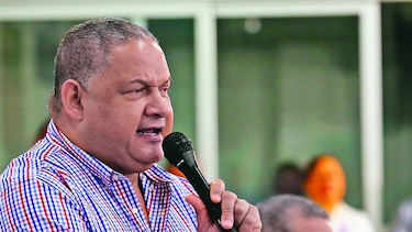 Diputados defienden la práctica de regalar jamones en Navidad