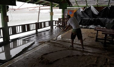 Dos muertos tras paso del huracán Newton por Baja California