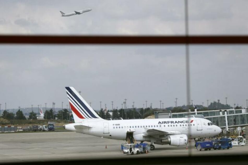 Air France anula la mitad de los vuelos el lunes por huelga de pilotos