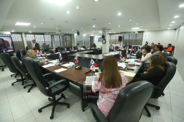 Comisión da luz verde al presupuesto de $30,690.4 millones