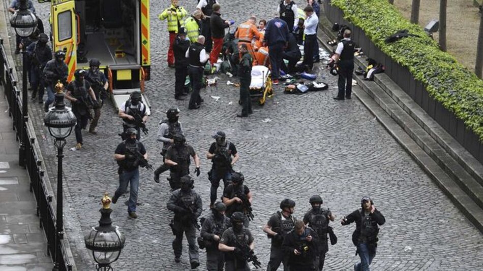 Policía británica inicia investigación por 'terrorismo'