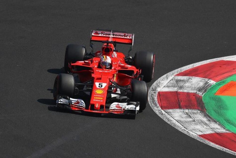 Vettel gana la 'pole' en México