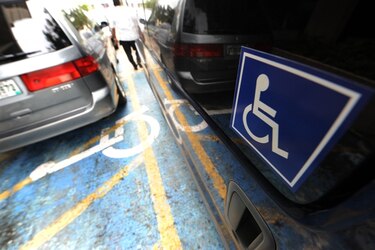 Anuncian prórroga en vigencia de los permisos de estacionamientos para personas con discapacidad