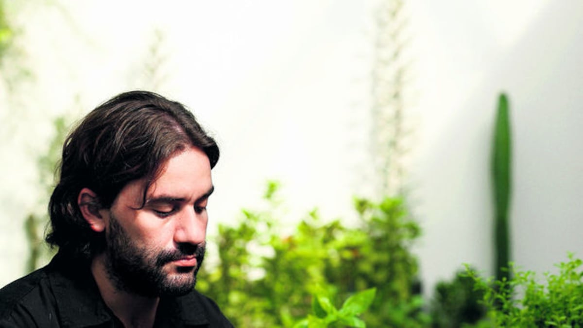 El chef Mario Castrellón procura experimentar con algunos ingredientes originarios del país.