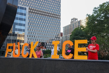 Protestan en Nueva York por ‘Lorenzo, Joan y todas las víctimas del ICE’