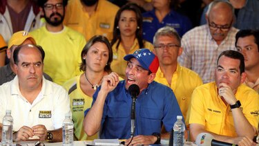 Gobierno y oposición vuelven al diálogo en Venezuela bajo amenaza de ruptura
