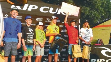 Surfista panameño destaca en EU