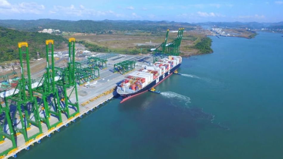 Primer buque neopanamax arriba a puerto de PSA