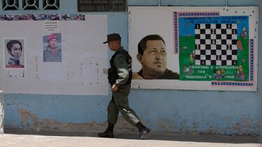 Opositores venezolanos eligen candidatos para parlamentarias