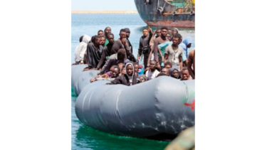 Rescatan a más de 500 migrantes del Mediterráneo