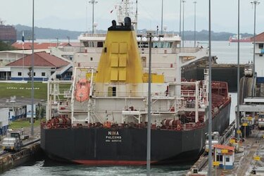 Prácticos preocupados por inacción del Gobierno sobre el futuro del Canal