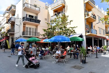 España dejará entrar desde el 7 de junio a ‘todas las personas vacunadas’ del mundo