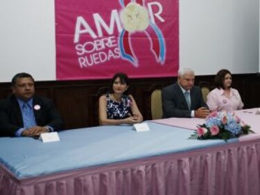 Presidente pide a médicos que se especialicen en oncología