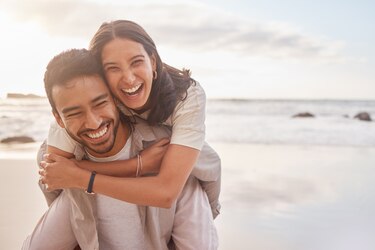 Amor en la oficina: más de la mitad de los panameños se ha enamorado en el trabajo