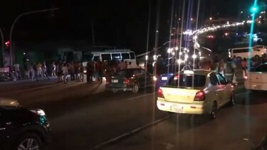 Residentes de Arraiján cierran la vía Interamericana por falta de agua; Idaan enviará cisternas