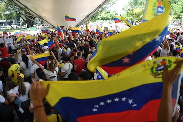 Mayor bloque opositor de Venezuela convoca a protestas en más de 100 ciudades en el mundo