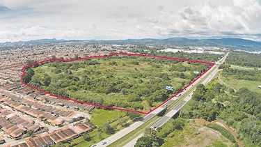 Rector de la Universidad de Panamá cede valiosas tierras