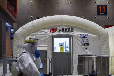 La variante delta amenaza el éxito de China para controlar el virus