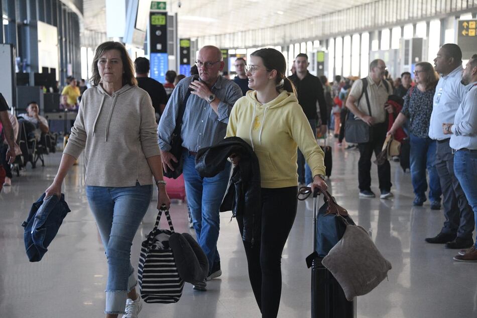 Tráfico mundial de pasajeros creció 21.5% en febrero