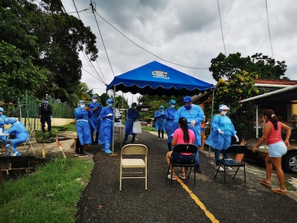 Buscar, encontrar, trazar deja sus secuelas en el personal de Salud del Oeste