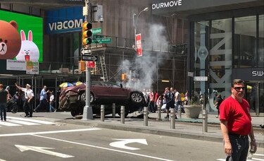 Un vehículo arrolla a peatones en Times Square; un muerto y 22 heridos