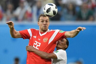 Rusia pisa fuerte hacia octavos de final