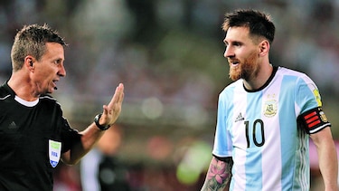 Cuatro partidos de suspensión a Messi