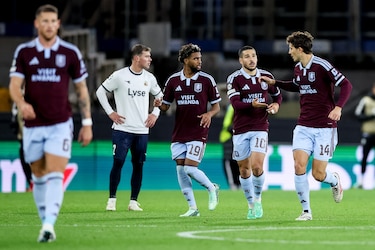 Aston Villa derrota al Manchester City y acaba con su invicto en la Premier League