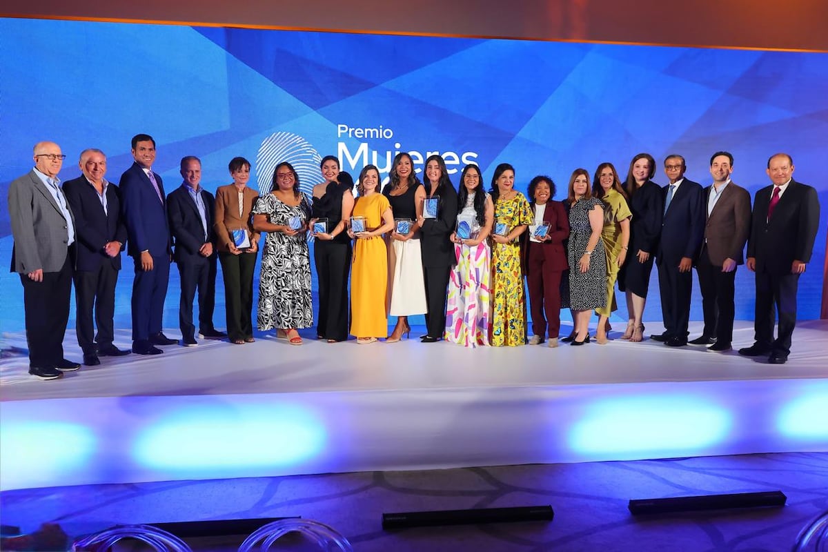 Global Bank celebró la gala de la segunda edición del premio "Mujeres Únicas: Construyendo un Futuro Sostenible"