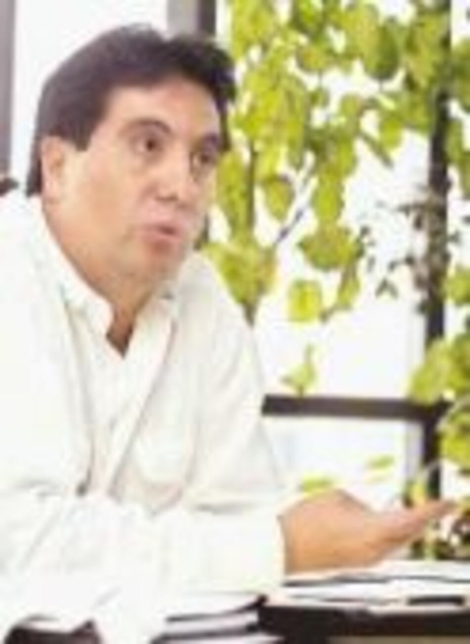 Endara reta a Martín