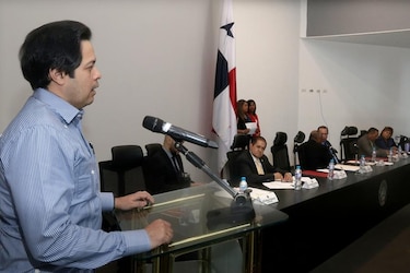 $106 mil en incentivos: el controvertido beneficio que recibió Publio De Gracia, exdirector de la DGI