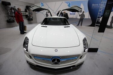 Mercedes-Benz reorganiza la producción en todo el mundo para ahorrar