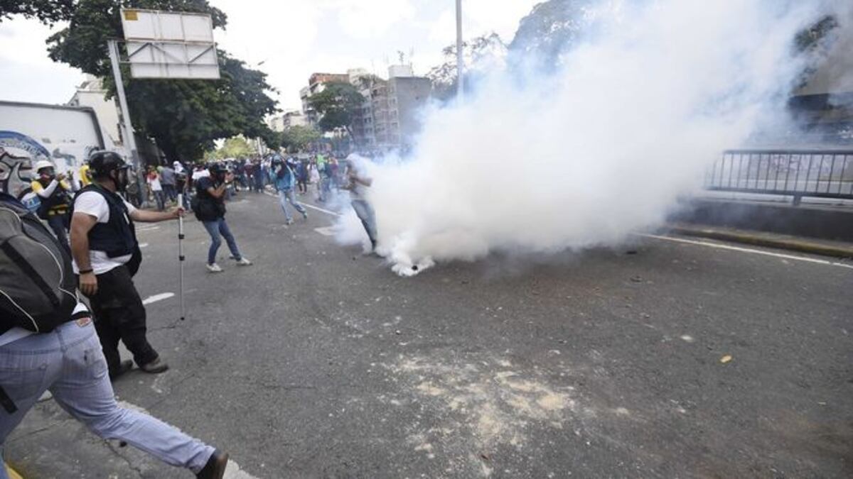 Protesta contra Maduro deriva en nuevo ataque a la oposición