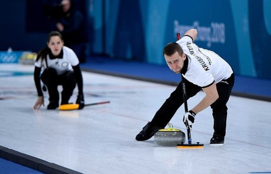 Inicio oficial de las competiciones en Pyeongchang, con el curling