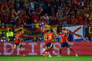 España da cuenta de Italia para ir a octavos en primera
