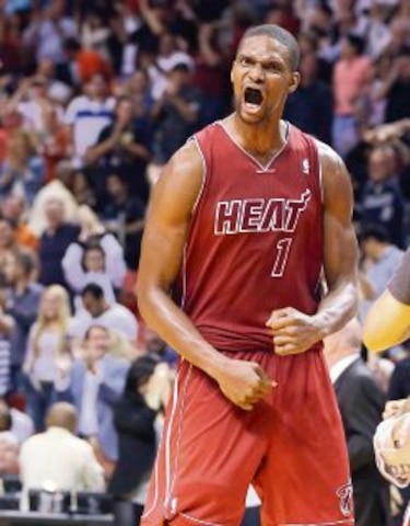 Bosh decide triunfo de Heat