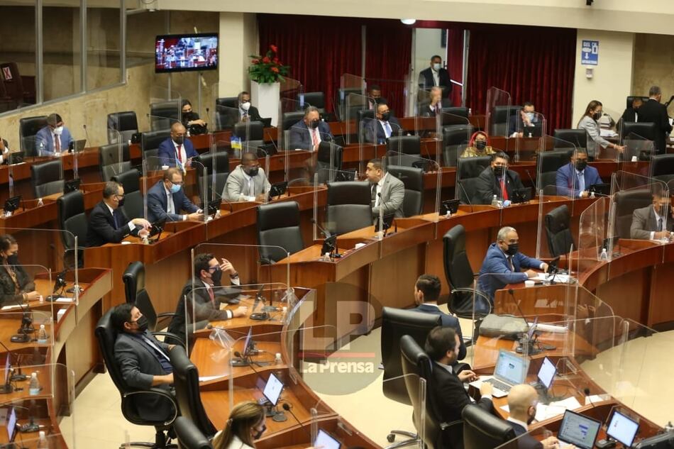 Asamblea Nacional aprueba en segundo debate reformas de la Unachi; se avala reelección de la rectora