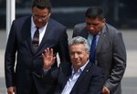 Presidente de Ecuador da ultimátum a captores de equipo de prensa