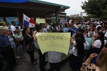 Ejecutivo no da marcha atrás con reemplazo a docentes en paro: ‘No habrá pago retroactivo’ dice Mulino