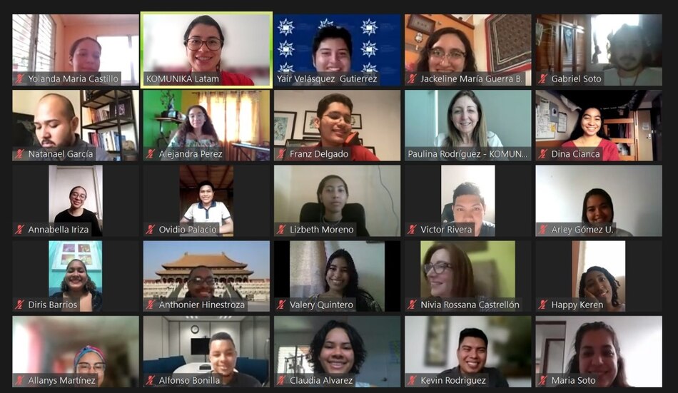 Jóvenes proponen soluciones a los problemas de la educación