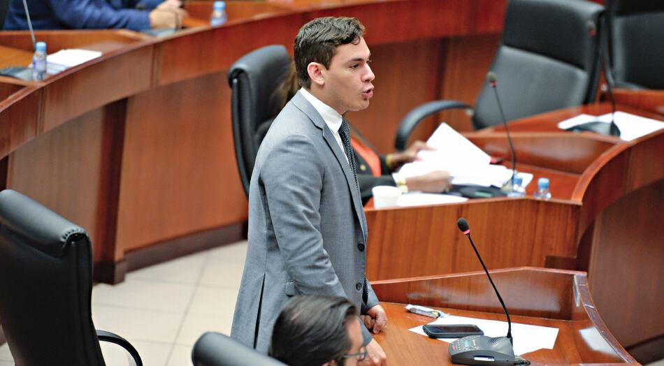 Diputado Juan Diego Vásquez da positivo a Covid-19