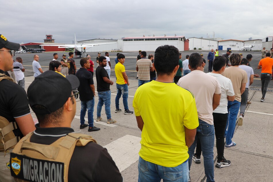 Panamá deportó a 147 personas en agosto; este viernes trasladaron a 28 colombianos