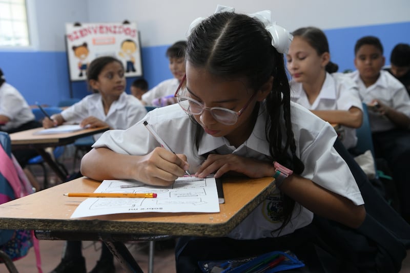 Gabinete autoriza modificar ley que fija 7% del PIB para educación en Panamá